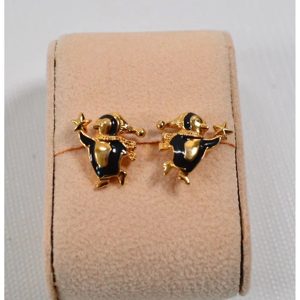 Avon 1996 Penguin Black & Gold Tone Star Hat Scarf Ice Skating Pierced Earrings